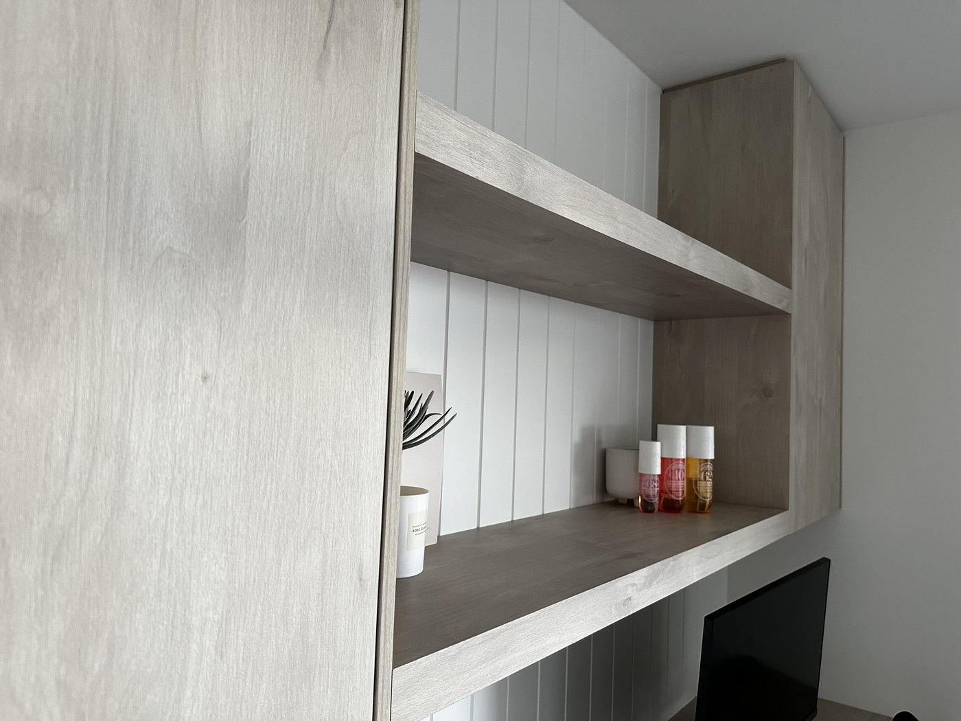 Cabinet door finishes — thermolaminate and laminate comparison